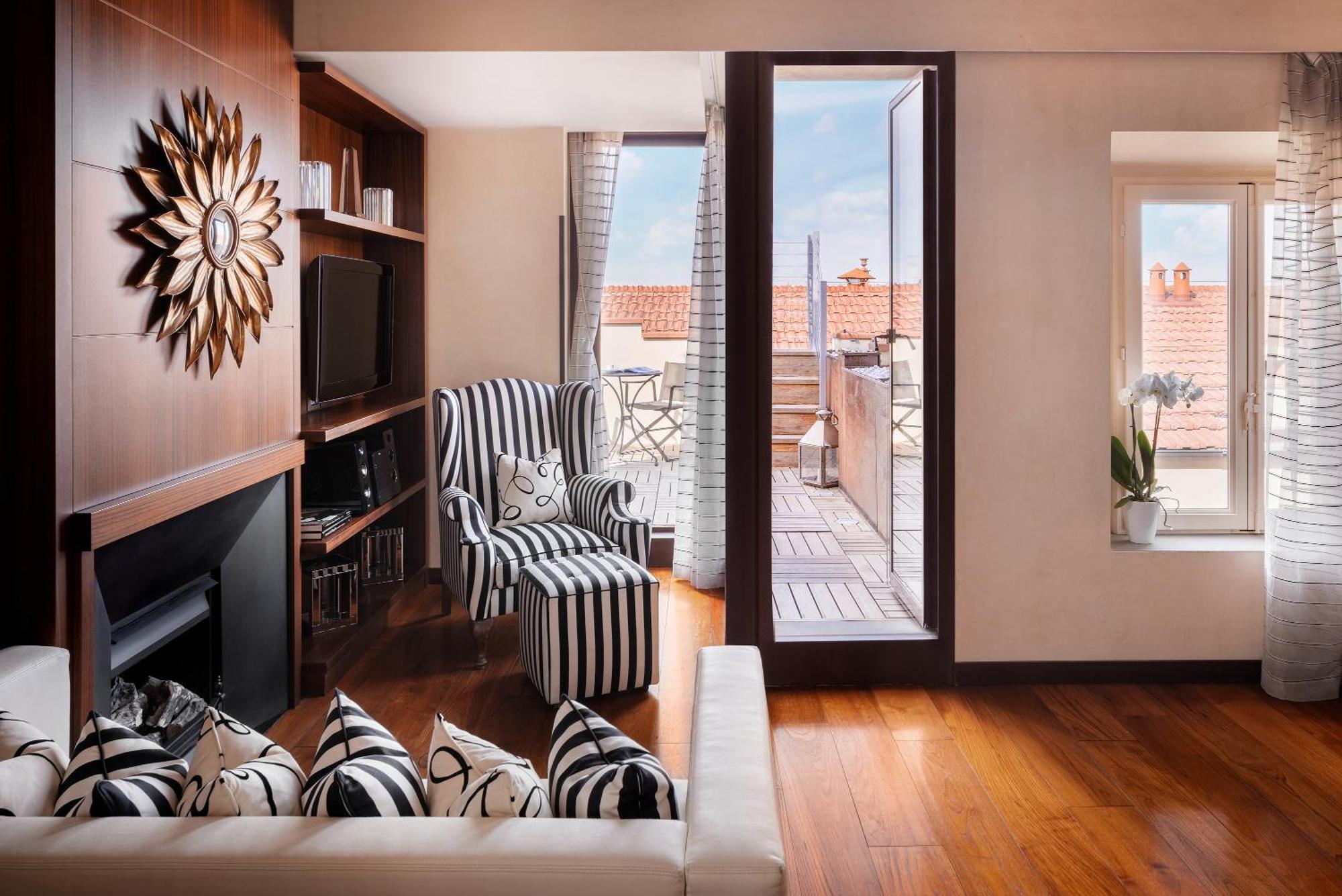 Repubblica Firenze Luxury Apartments | Una Esperienze Luaran gambar
