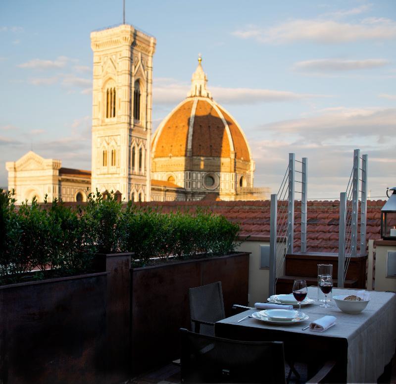 Repubblica Firenze Luxury Apartments | Una Esperienze Luaran gambar