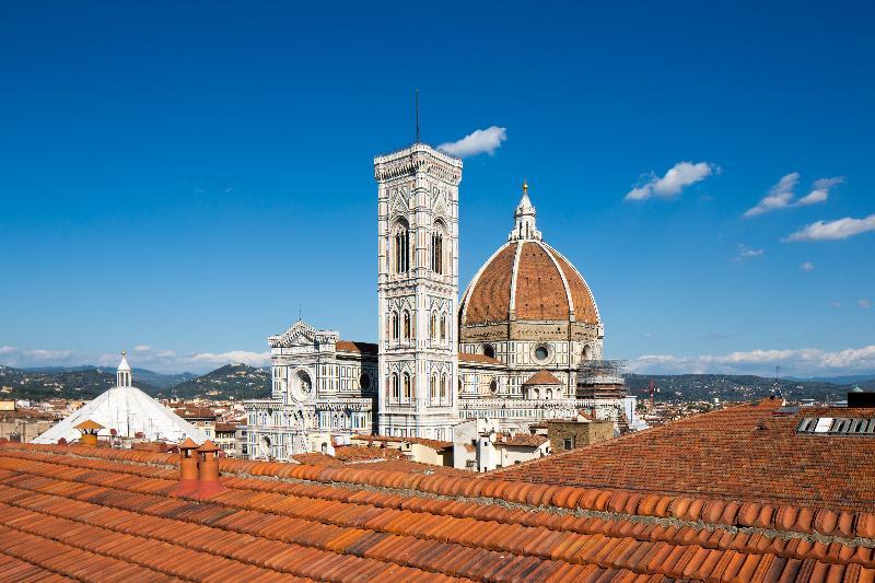 Repubblica Firenze Luxury Apartments | Una Esperienze Luaran gambar